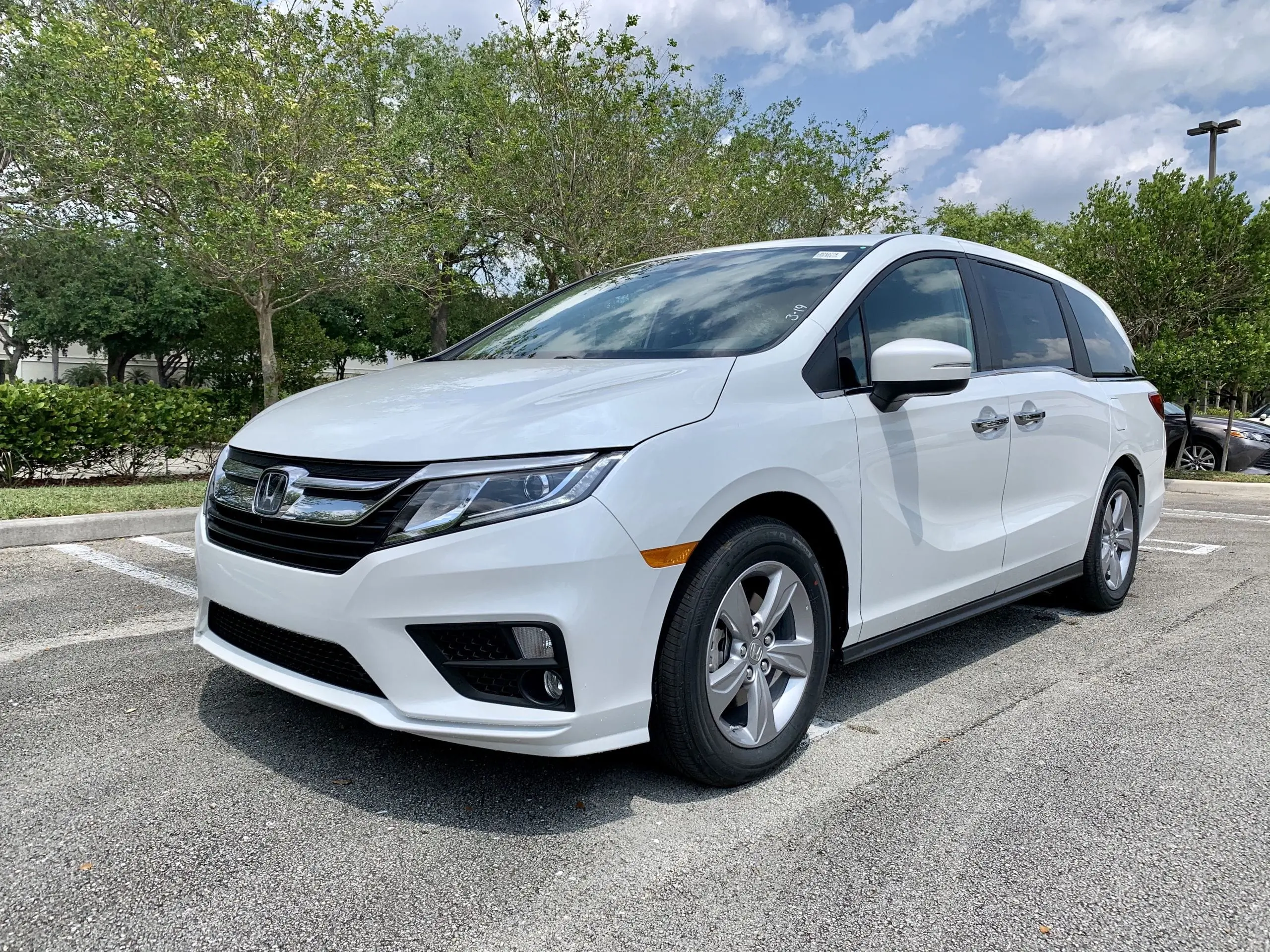 2023-Honda-Odyssey-EX-L-White-front-side-scaled