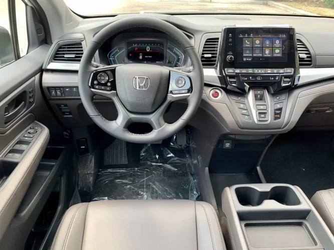 2023 Honda Odyssey EX-L - interior