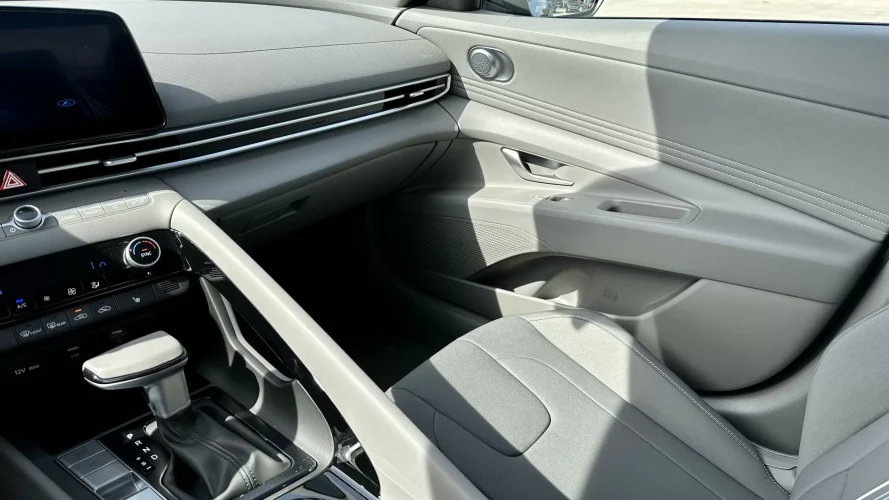 2023 Hyundai Elantra SEL - interior passenger grey cloth