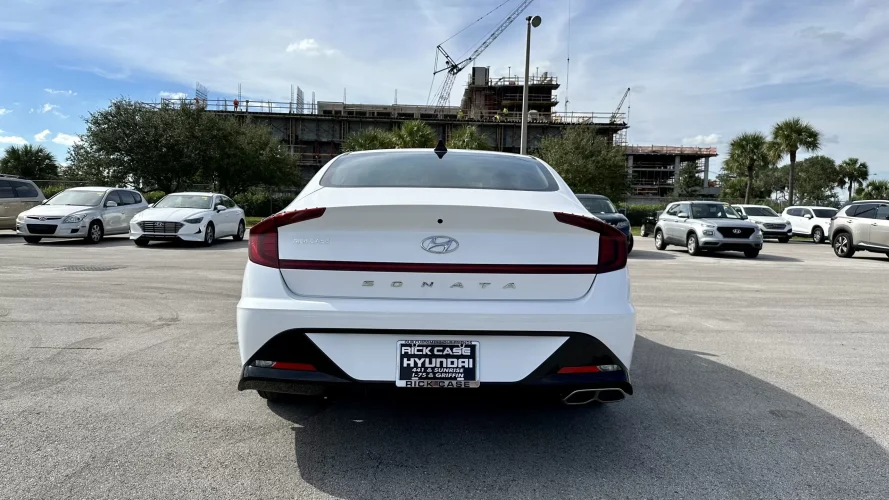 2023 Hyundai Sonata White - exterior back