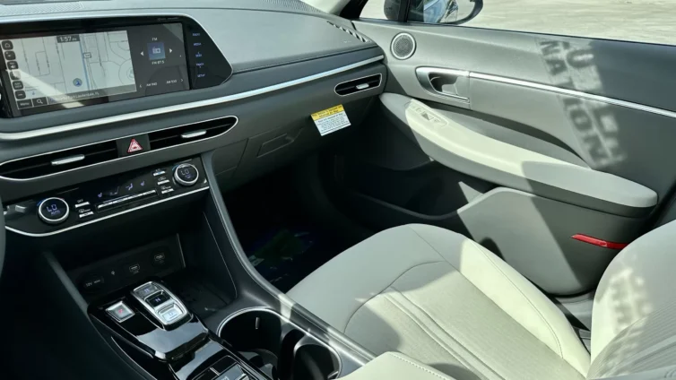 2023 Hyundai Sonata - interior 2 white leather