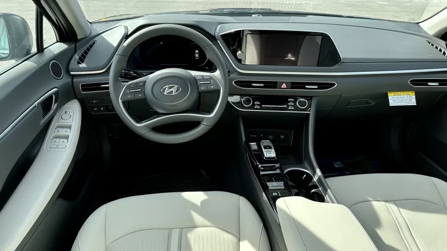 2023 Hyundai Sonata - interior white leather
