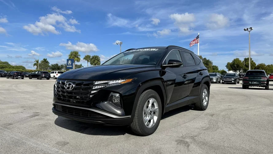 2023 Hyundai Tucson Black - front side