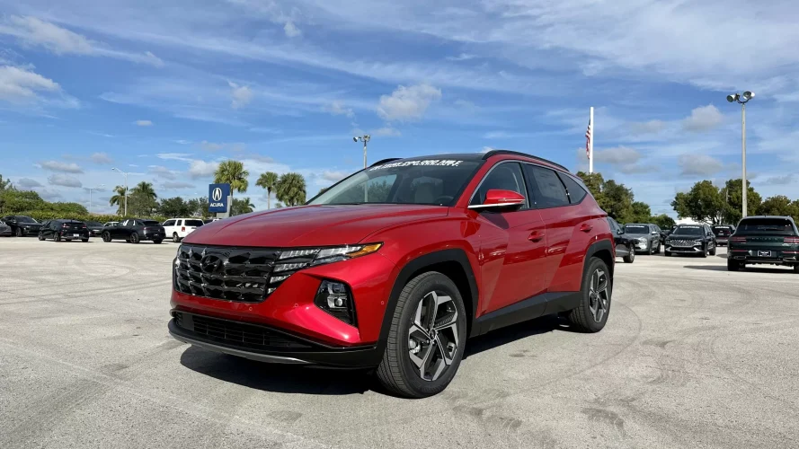 2023 Hyundai Tucson Red - front side
