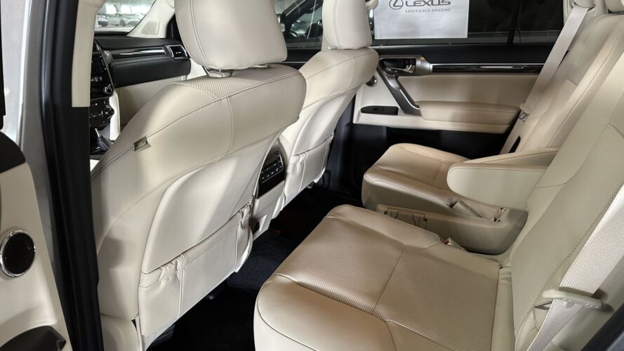 2023 Lexus GX 460 - interior beige second row