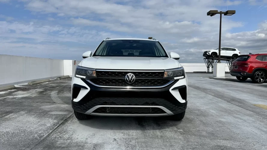 2023 VW Taos White - front picture