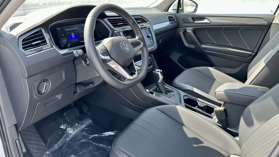 2023 VW Tiguan SE - interior driver black leather