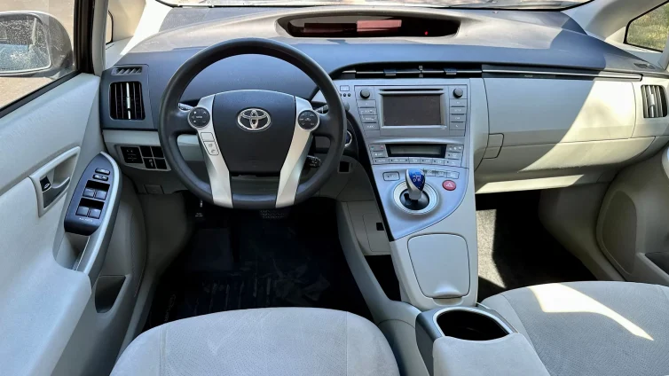 2012 Toyota Prius Hybrid 9-min