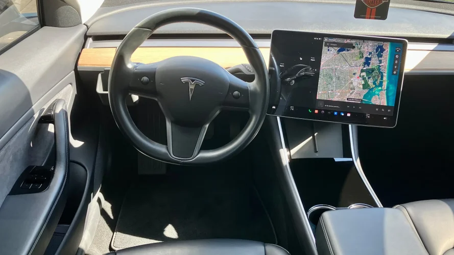 2018-Tesla-3-Long-Range-RWD-6-min-jpg