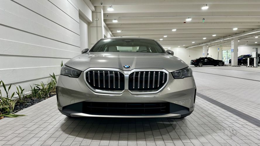 2024 BMW 5 Series 2-min